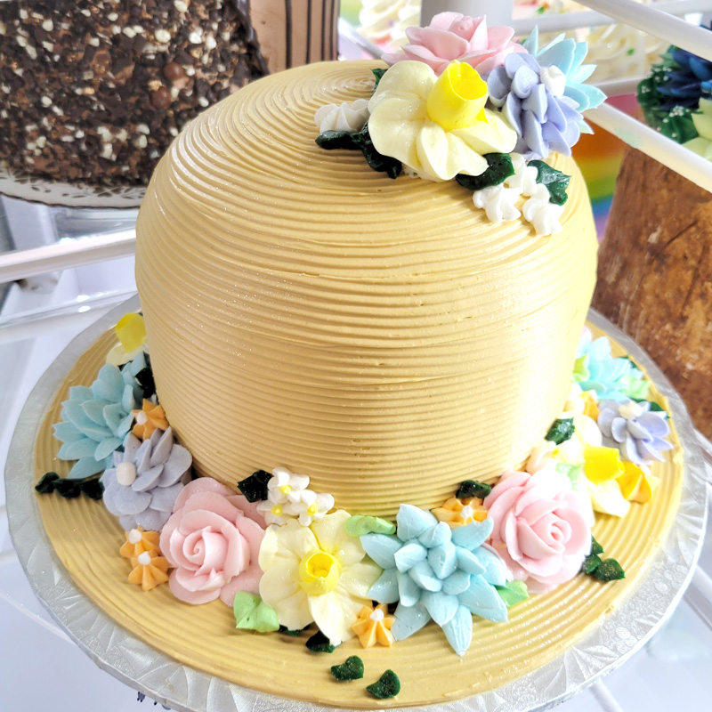 3D Straw Hat With Flower Cake
