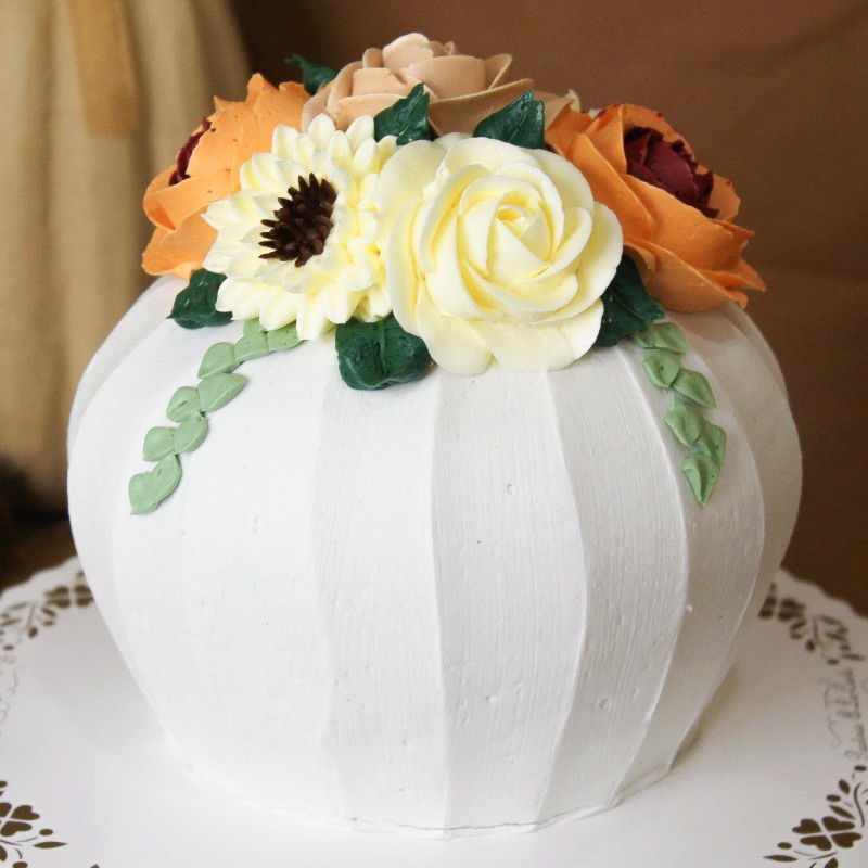 3D Pumpkin Vase Cake